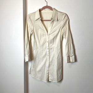 Fitted white blouse with detail